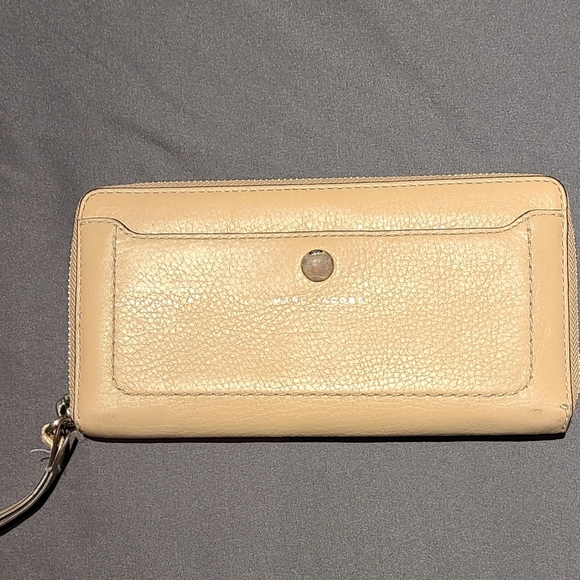 Authentic Marc Jacobs Leather Wallet - Picture 1 of 6